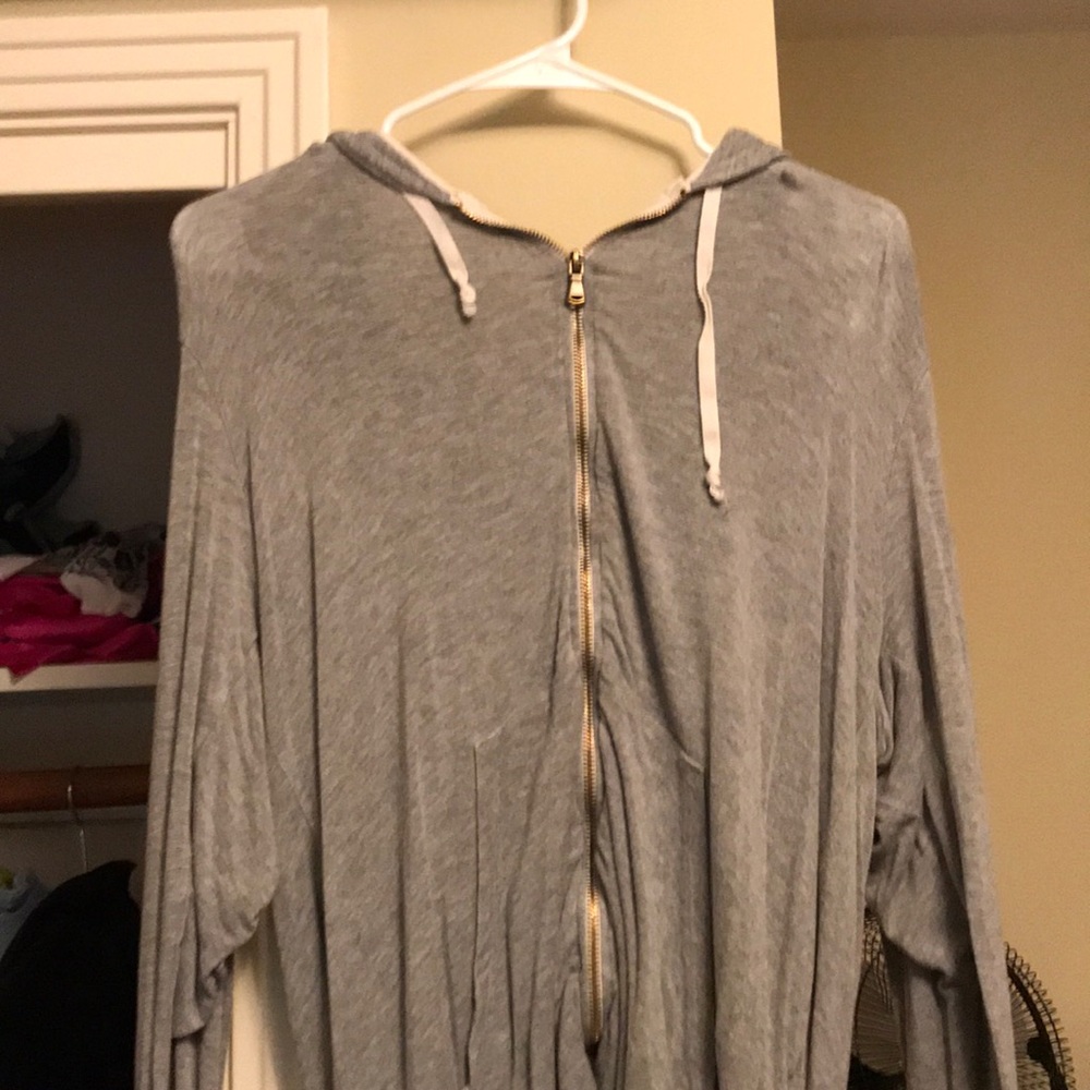 Brandy Melville sweatshirt